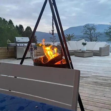 Fantastisk Sommerhus I Tennfjord, Ved Alesund. Esterno foto