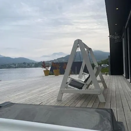 Fantastisk Sommerhus I Tennfjord, Ved Alesund. Esterno foto