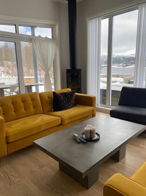 Feriehus Fantastisk I Tennfjord, Ved Alesund. *